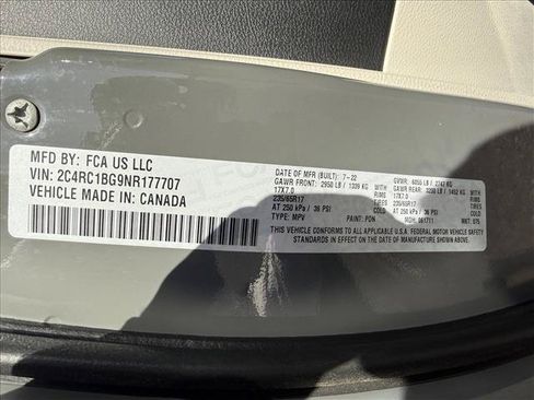 Used 2022 Chrysler Pacifica Touring-L FWD image 27