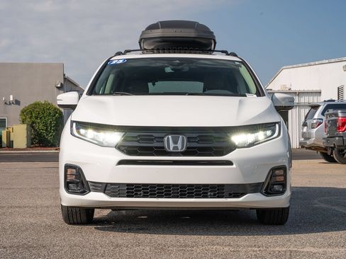 Used 2025 Honda Odyssey Elite image 2