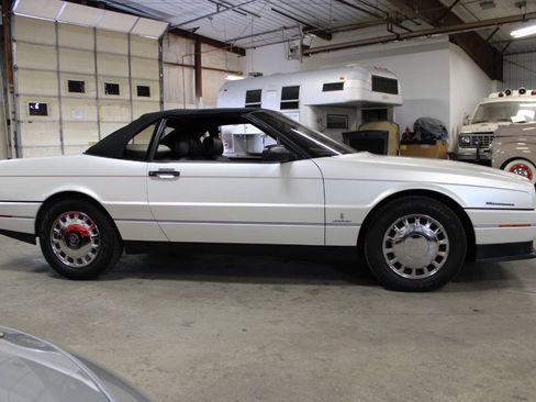 Used 1993 Cadillac Allante FWD image 7