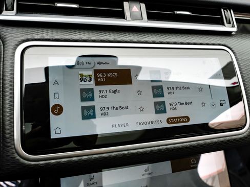 Used 2023 Land Rover Range Rover Velar R-Dynamic S image 31