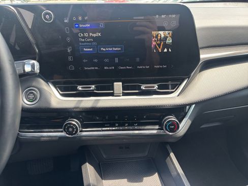 Used 2025 Chevrolet Equinox LT FWD image 17