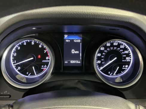 Used 2020 Toyota Camry LE FWD image 18