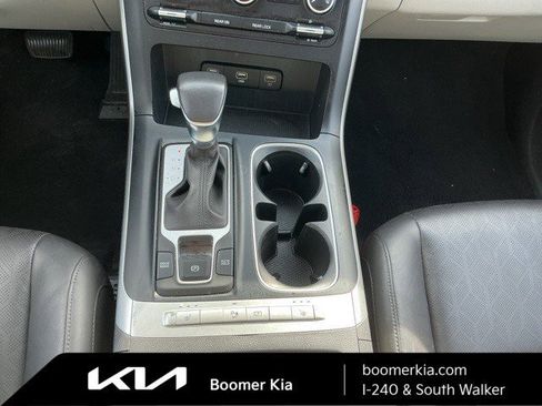 Certified 2024 Kia Carnival LX image 25