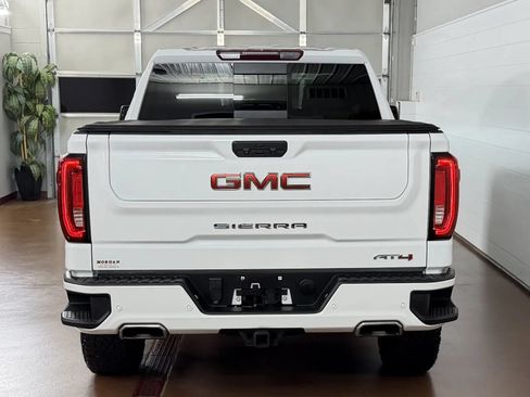 Used 2023 GMC Sierra 1500 AT4 w/ AT4 Preferred Package AWD/4WD image 4