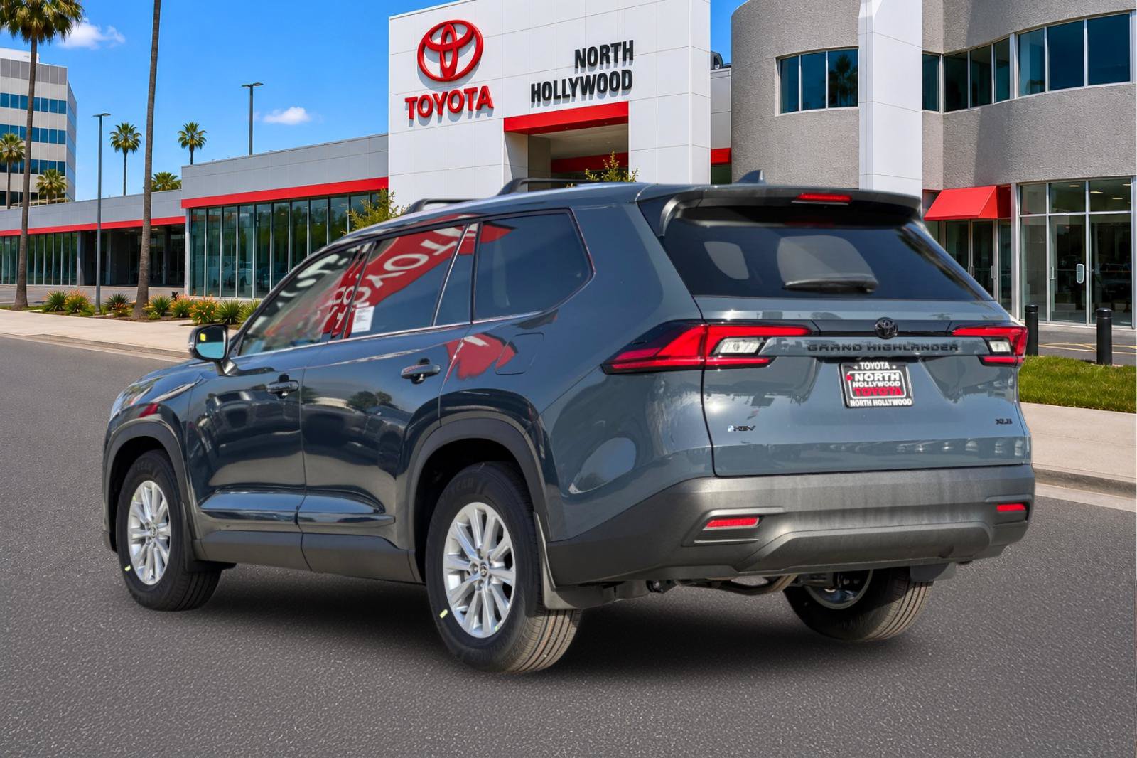 New 2026 Toyota Grand Highlander XLE FWD image 4