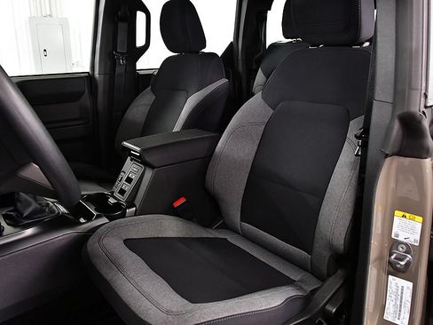 Used 2025 Ford Bronco 4-Door AWD/4WD image 27