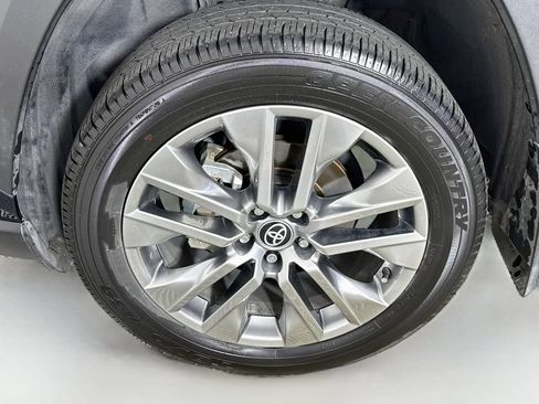 Used 2023 Toyota RAV4 XLE Premium FWD image 31