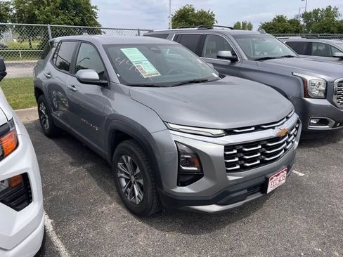 Used 2025 Chevrolet Equinox LT AWD/4WD image 1