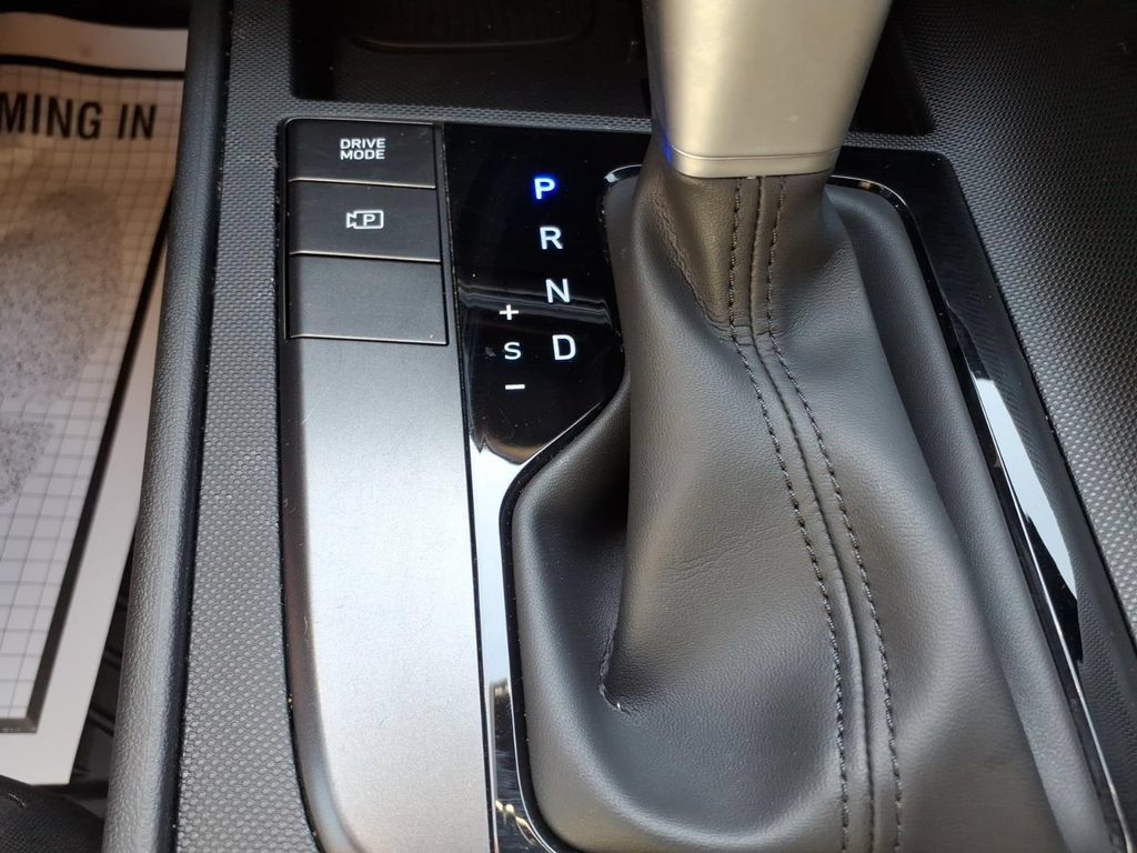 Certified 2025 Hyundai Elantra Sport FWD image 22
