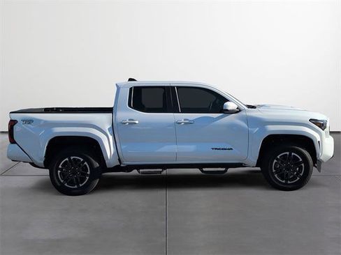 Used 2024 Toyota Tacoma TRD Sport image 6