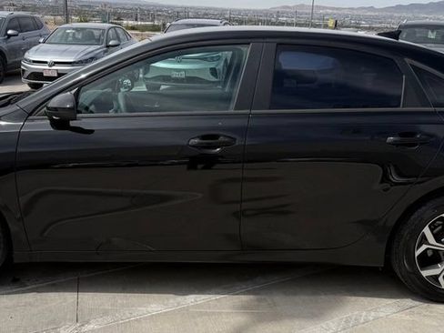 Used 2021 Kia Forte LXS FWD image 6