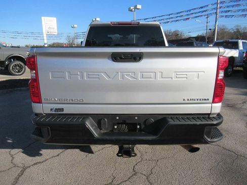 Used 2022 Chevrolet Silverado 2500 Custom w/ Custom Convenience Package image 4