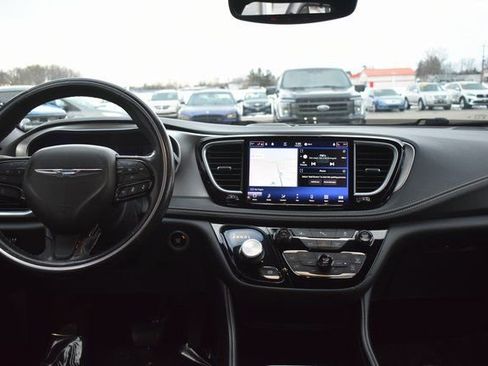 Used 2021 Chrysler Pacifica Limited w/ S Appearance Package image 41