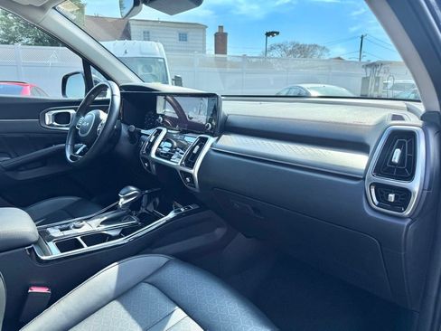 Used 2023 Kia Sorento SX AWD/4WD image 18