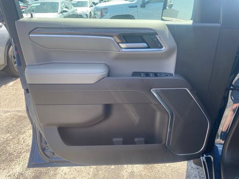 Used 2022 Chevrolet Silverado 1500 LT RWD image 11