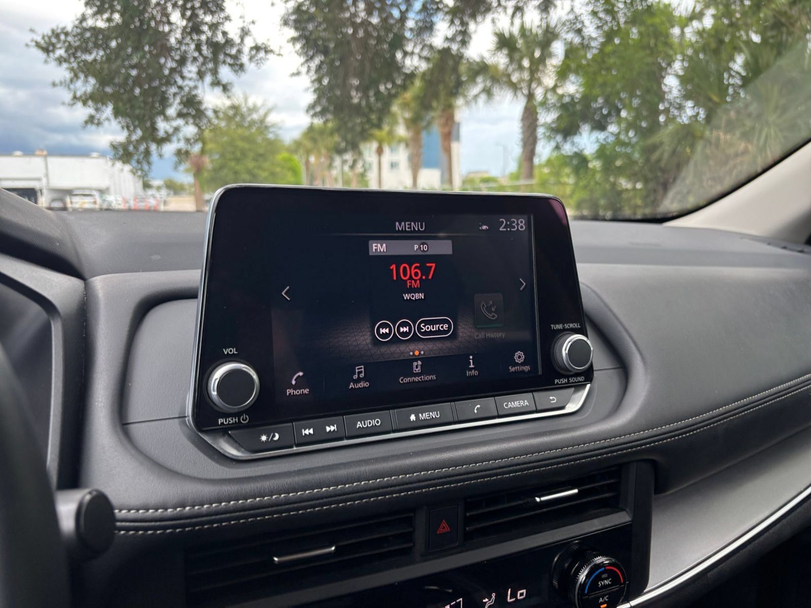 Used 2025 Nissan Rogue SV FWD image 19