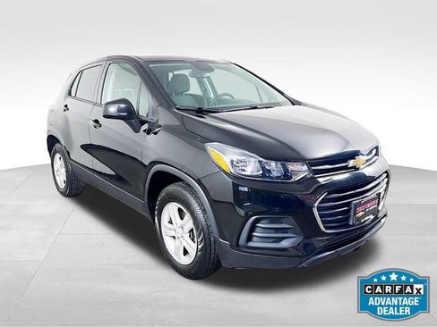 Used 2020 Chevrolet Trax LS w/ Tint and Cruise Package AWD/4WD image 2