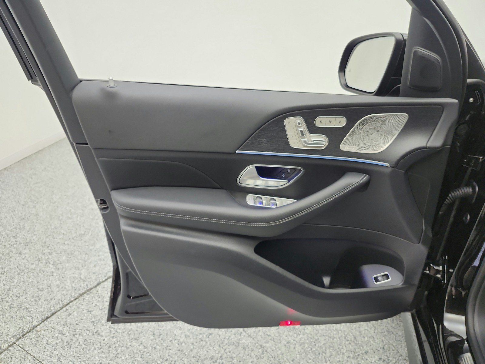 Used 2025 Mercedes-Benz GLS 450 4MATIC image 15