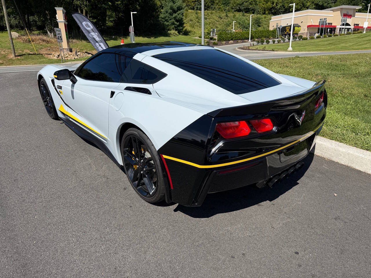 Used 2018 Chevrolet Corvette Stingray Coupe w/ 1LT RWD image 4