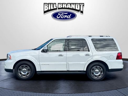 Used 2005 Lincoln Navigator 4WD image 6