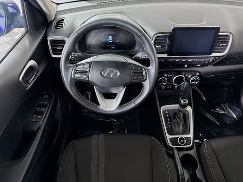 Certified 2023 Hyundai Venue SEL FWD image 4