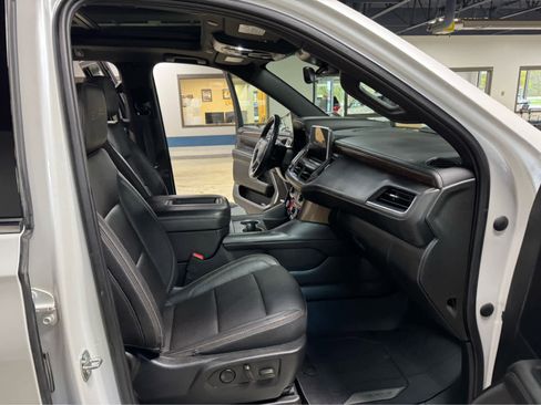 Certified 2023 Chevrolet Suburban High Country image 12