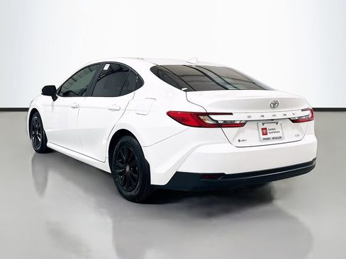 Used 2025 Toyota Camry LE w/ Convenience Package FWD image 5
