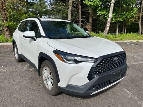 Used 2023 Toyota Corolla Cross LE w/ Moonroof Package AWD/4WD image 3