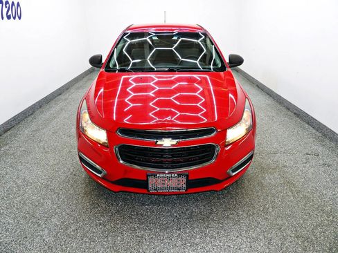 Used 2015 Chevrolet Cruze LS image 2