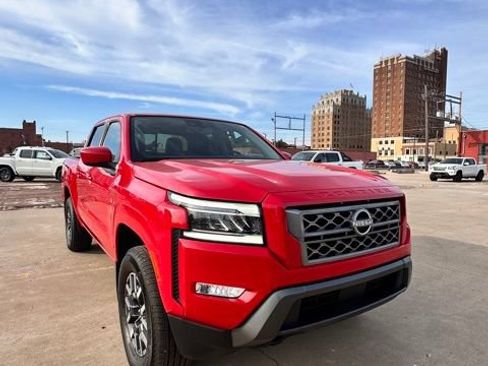 Certified 2024 Nissan Frontier SL w/ Technology Package AWD/4WD image 3