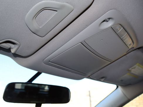 Used 2017 Nissan Rogue S FWD image 24