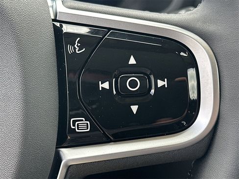 New 2025 Volvo XC90 T8 Plus w/ Protection Package Premier image 16