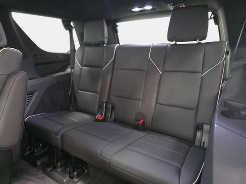 Used 2022 Cadillac Escalade Premium Luxury AWD/4WD image 37