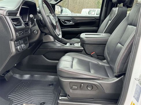 Used 2023 Chevrolet Suburban RST w/ Sport Performance Package image 22