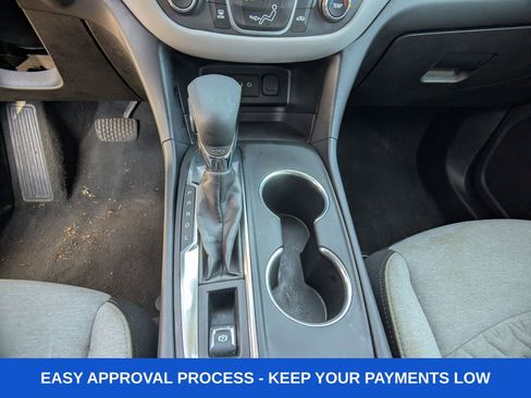 Used 2022 Chevrolet Equinox LS w/ LS Convenience Package image 23