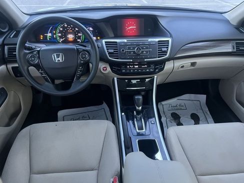 Used 2017 Honda Accord Base image 10