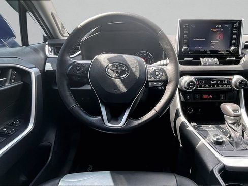 Certified 2021 Toyota RAV4 XLE Premium AWD/4WD image 9
