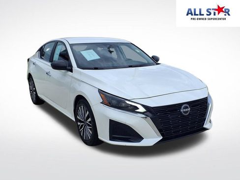 Used 2025 Nissan Altima 2.5 SV FWD image 1