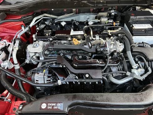 Used 2025 Toyota Corolla Cross XLE FWD image 34