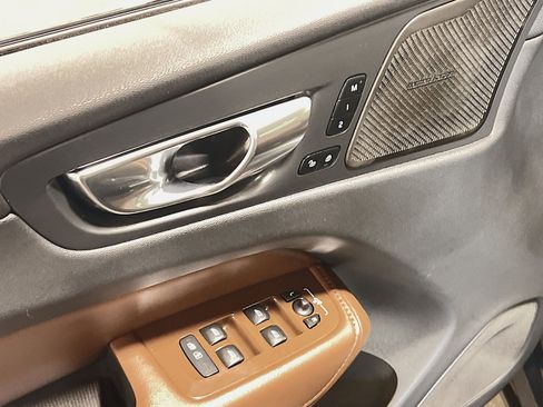 Used 2023 Volvo XC60 B5 Plus w/ Climate Package image 15