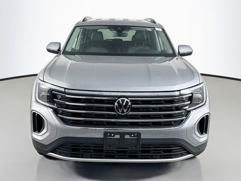 Used 2026 Volkswagen Atlas SE AWD/4WD image 2