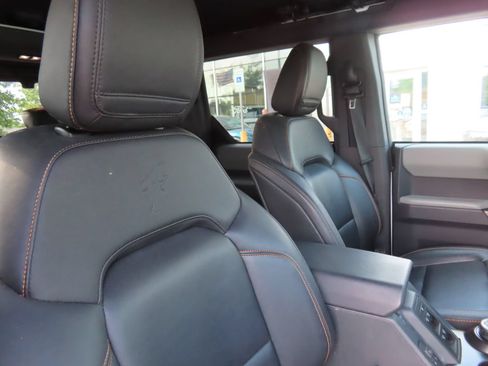 Used 2023 Ford Bronco Badlands AWD/4WD image 32