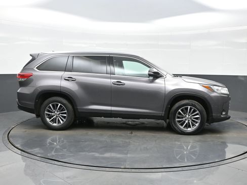 Used 2019 Toyota Highlander XLE image 7