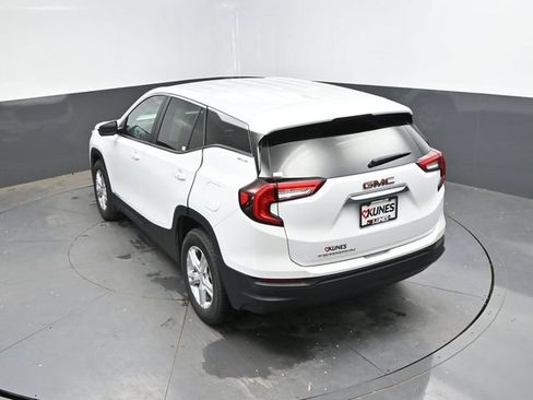 Used 2024 GMC Terrain SLE FWD image 34