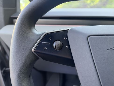 Used 2024 Tesla Cybertruck AWD Crew Cab image 34