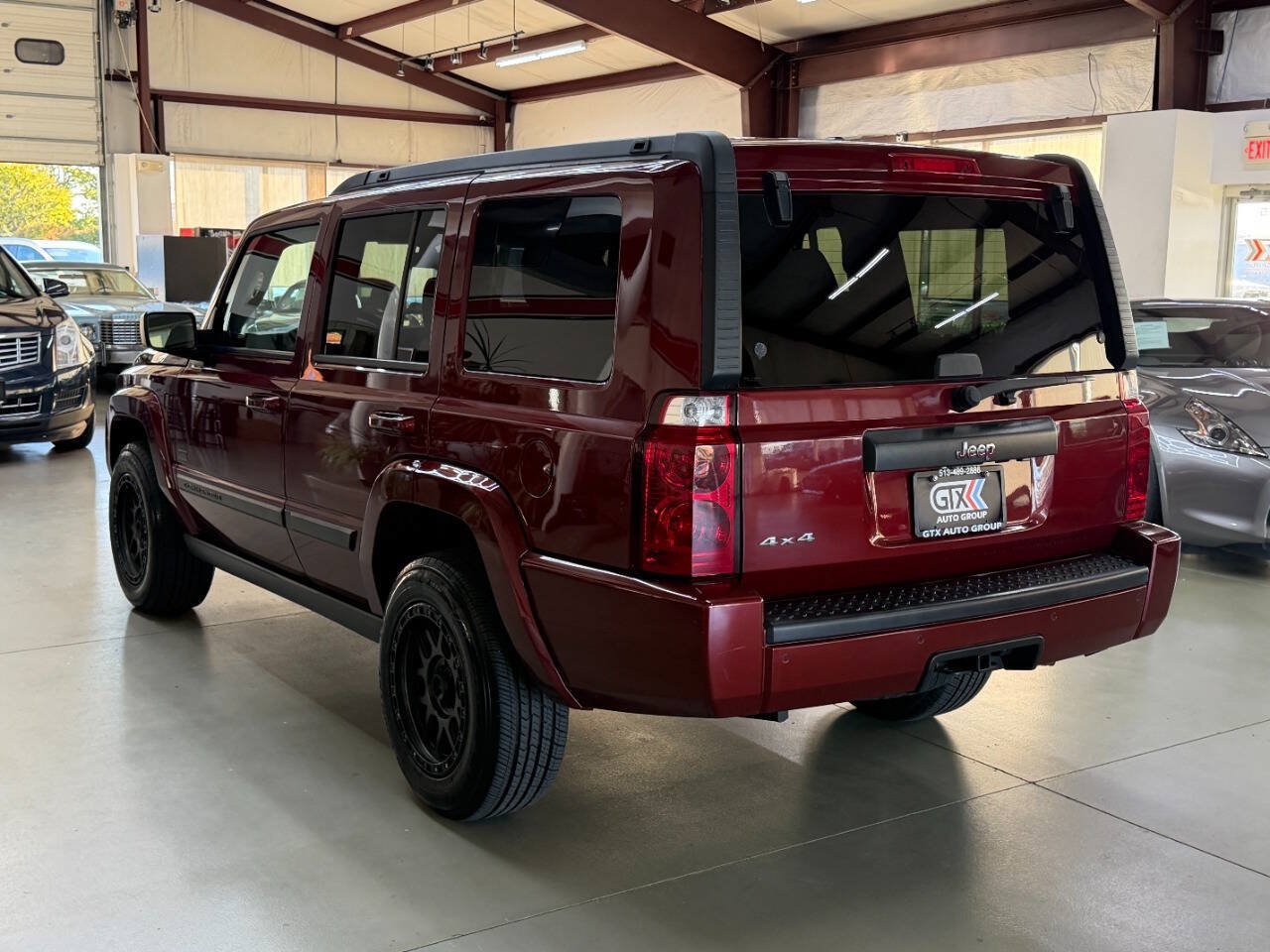 Used 2007 Jeep Commander Sport AWD/4WD image 4