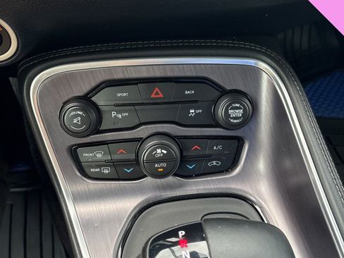 Used 2016 Dodge Challenger R/T w/ Driver Convenience Group image 13