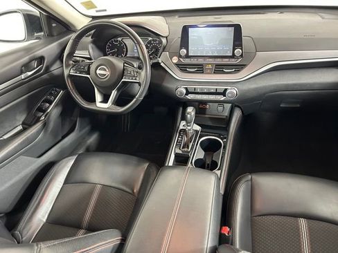 Used 2024 Nissan Altima 2.5 SR FWD image 10
