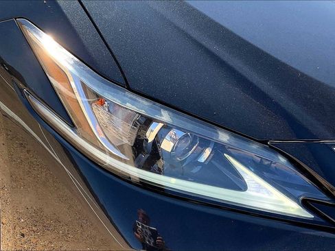 Used 2020 Lexus ES 350 w/ Luxury Package image 31