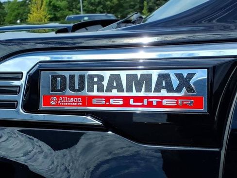 Used 2025 GMC Sierra 2500 SLT w/ SLT Premium Package AWD/4WD image 9
